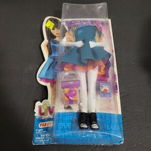 Liv Real Girls Real Life Party! Fashion Pack 2010 Spin Master Toys Distressed